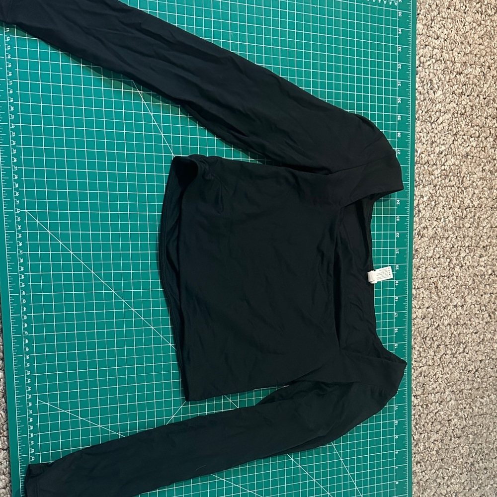 90 Degree By Reflex Women's Long Sleeve Black Crop Tee